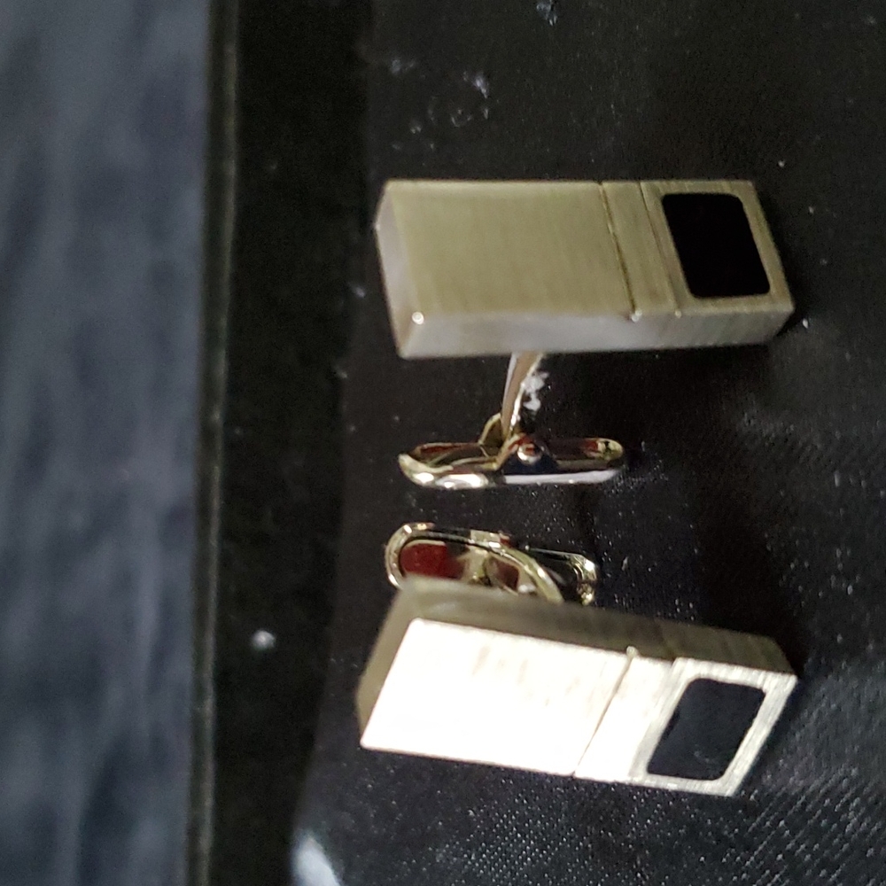 Cufflinks - Picture 3 of 3